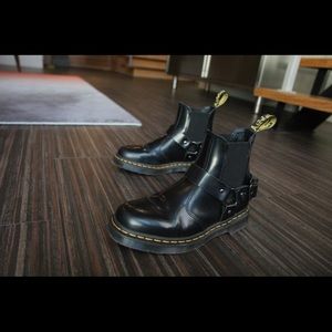 DOC MARTEN / black boots with mini buckle